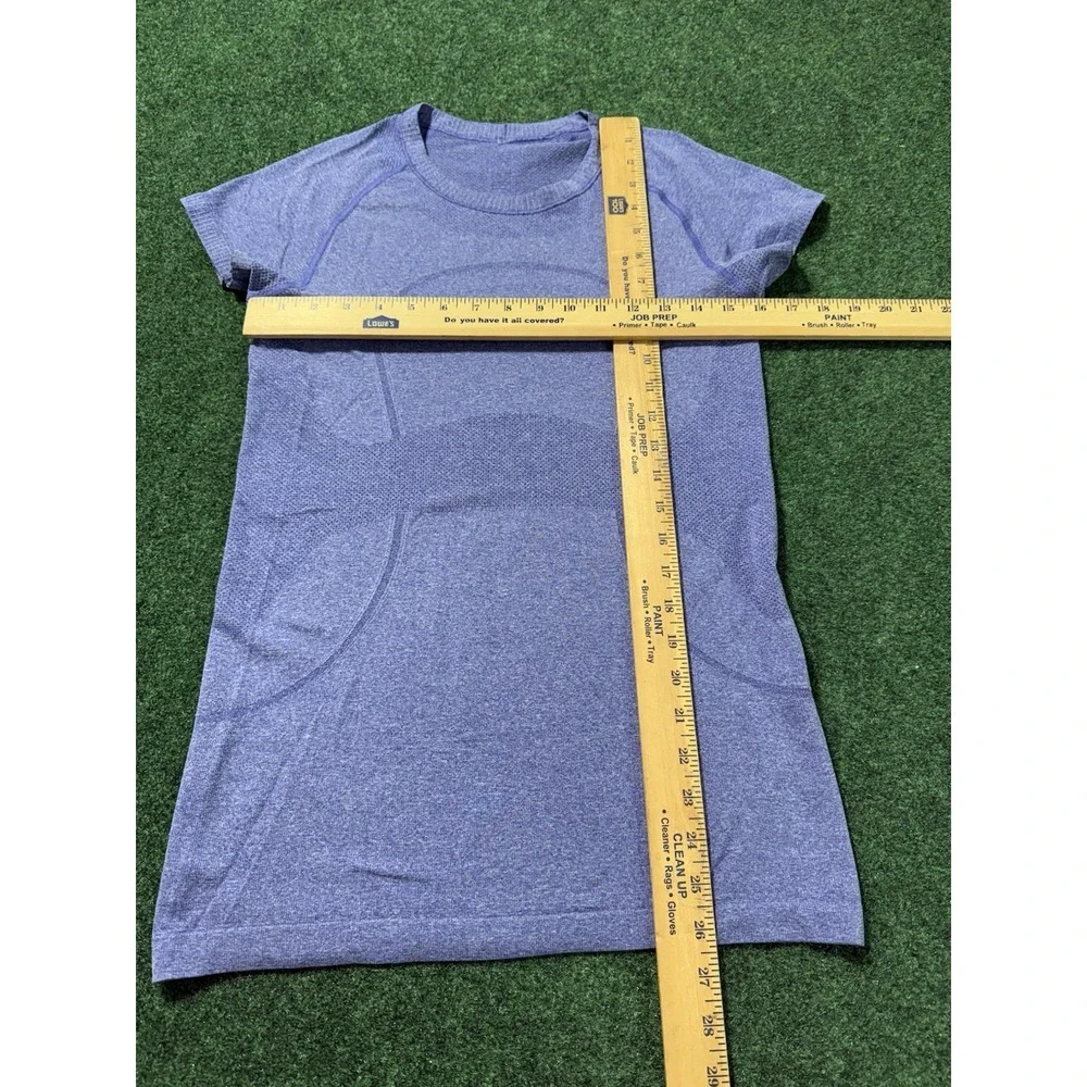 Lululemon Swiftly Tech‎ Tee Shirt Women 8? Purple Crew Neck Short Sleeve